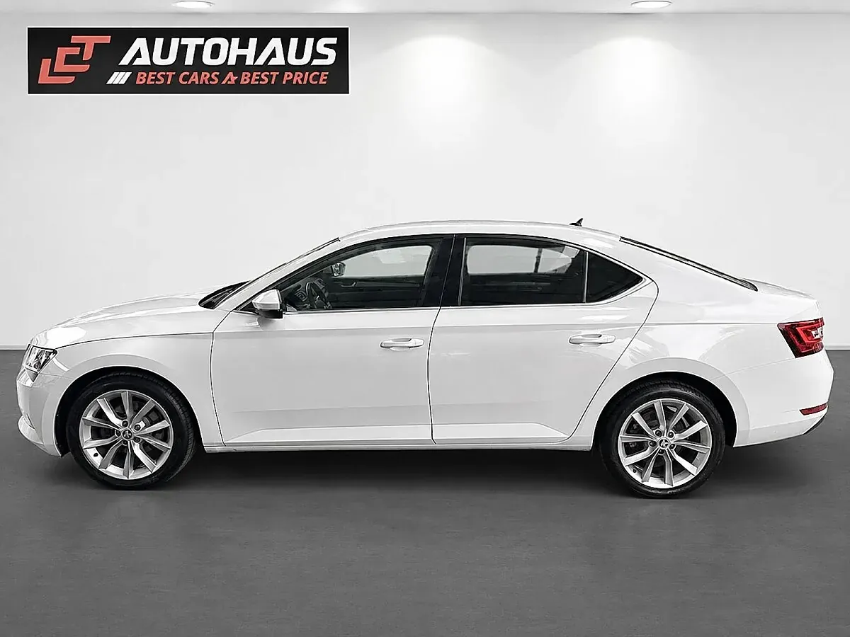 Skoda Superb 2017 photo 2