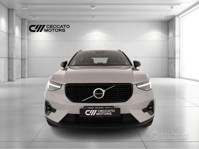 Volvo Xc40 2023 photo 2