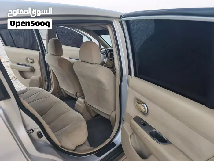Nissan Tiida 2012 photo 4