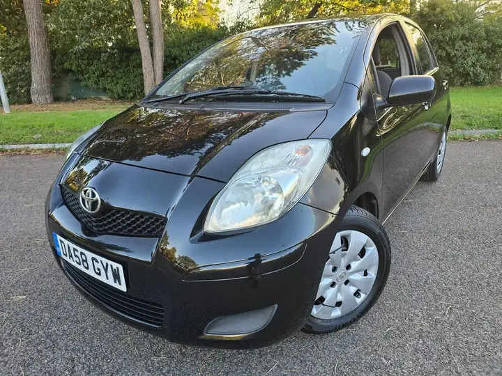 Toyota Yaris 2009 photo 2