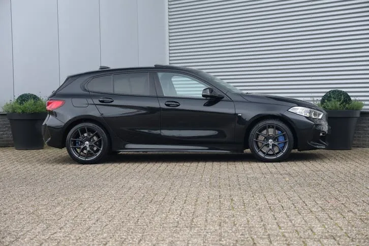 BMW 1Serie 2023 photo 2