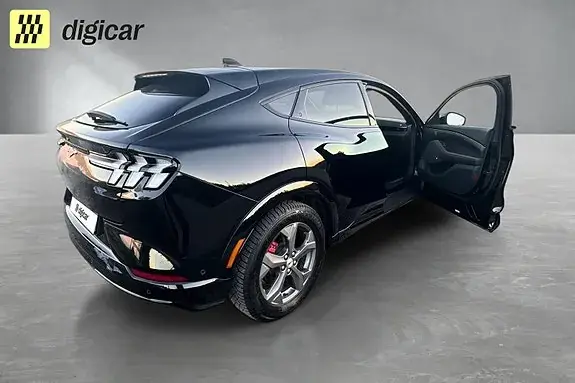 Ford Mustang Mach-E 2023 photo 3