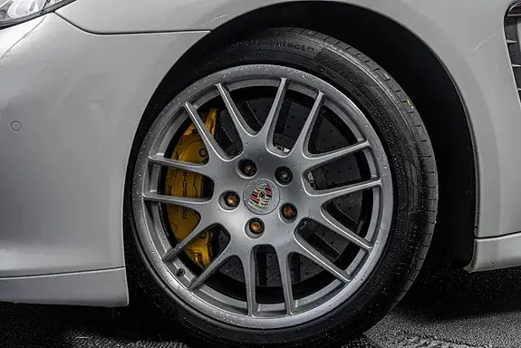 Porsche Panamera 2011 photo 3