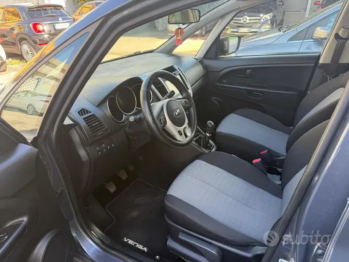 Kia Venga 2017 photo 4