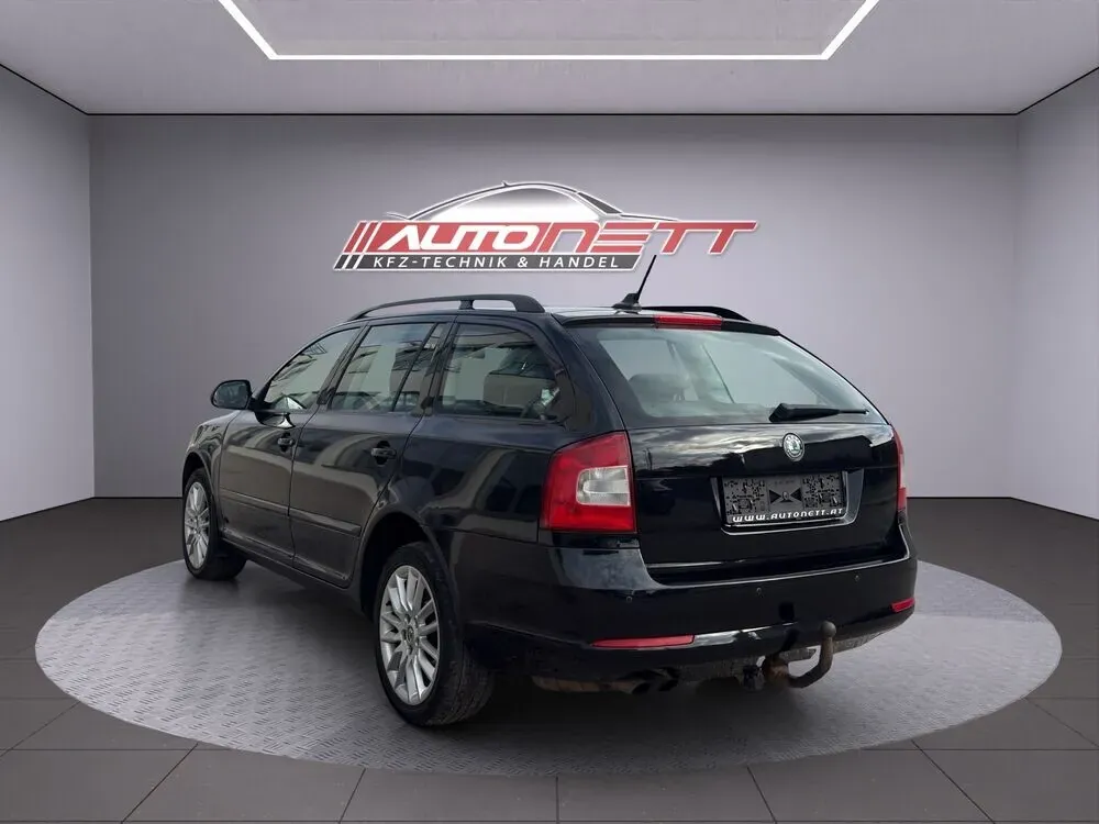 Skoda Octavia 2011 photo 3
