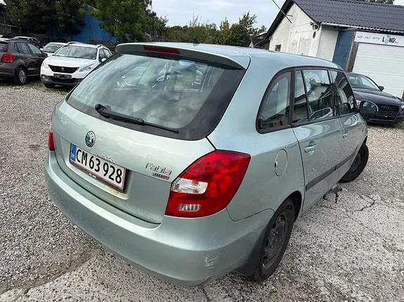 Skoda Fabia 2010 photo 5