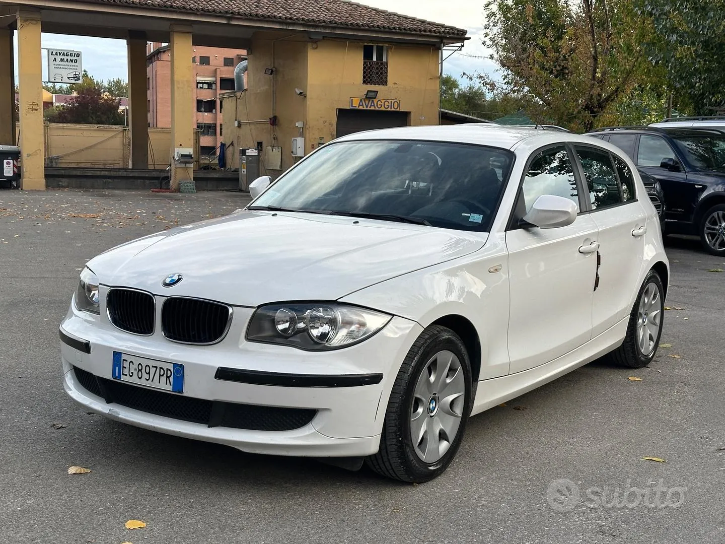 BMW 116I 2011 photo 2
