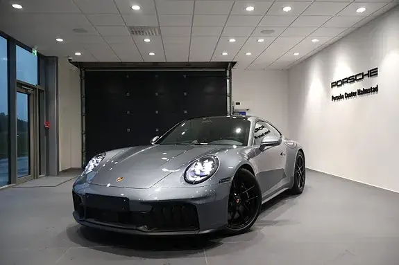 Porsche 911 Carrera 4 Gts