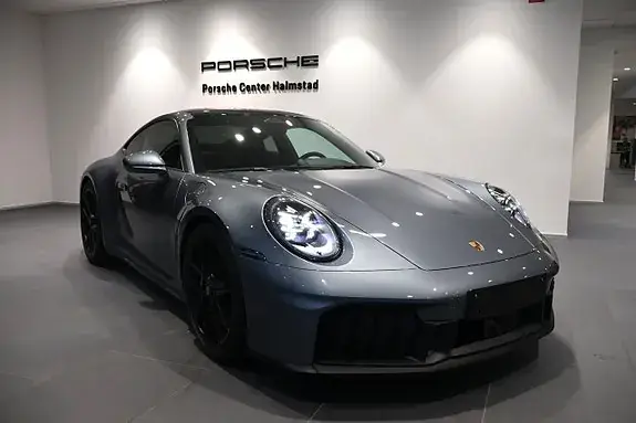 Porsche 911 Carrera 4 Gts 2027 photo 3
