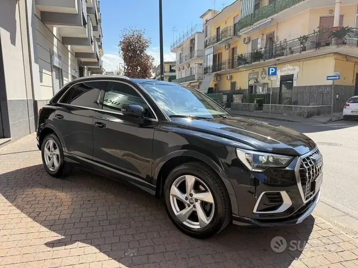 Audi Q3 2021 photo 2