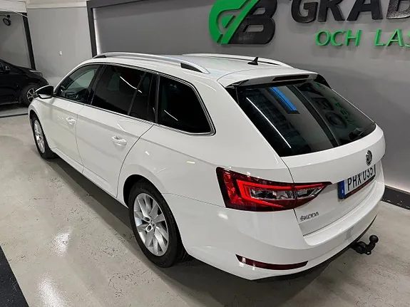 Skoda Superb 2017 photo 3