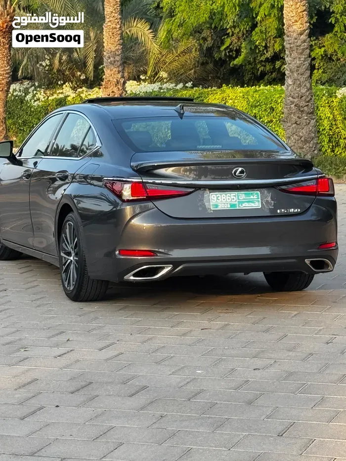 Lexus Es 350 2023 photo 2
