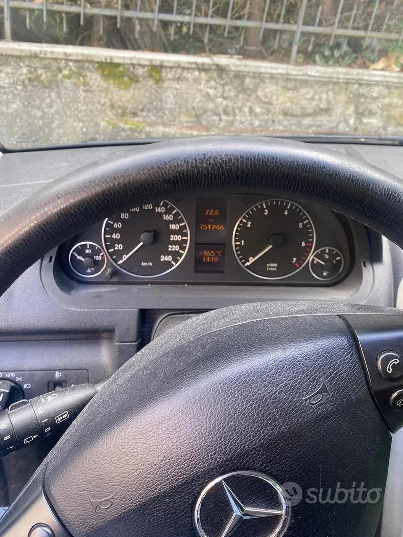 Mercedes-Benz A-Class 2009 photo 3