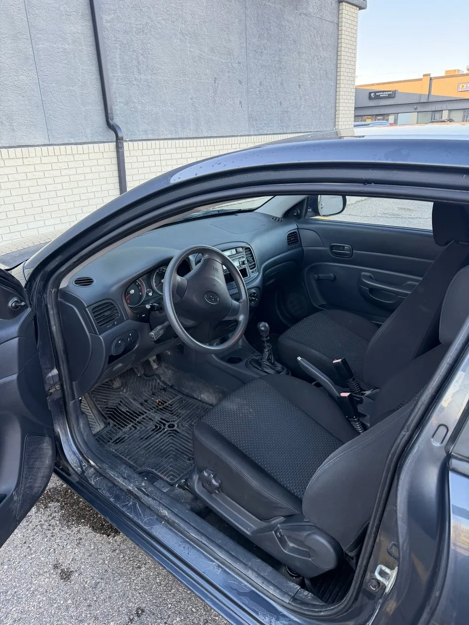 Hyundai Accent 2011 photo 4