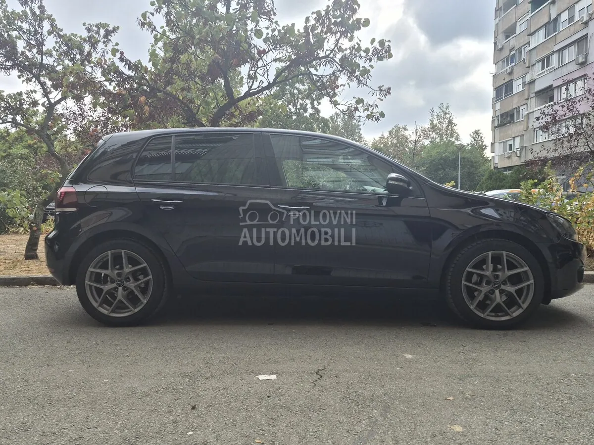 Volkswagen Golf 2012 photo 4