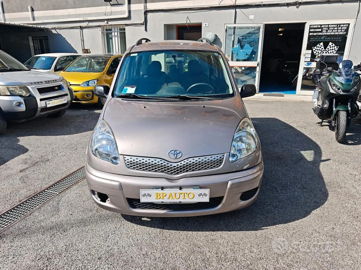Toyota Yaris Verso 2004 photo 2