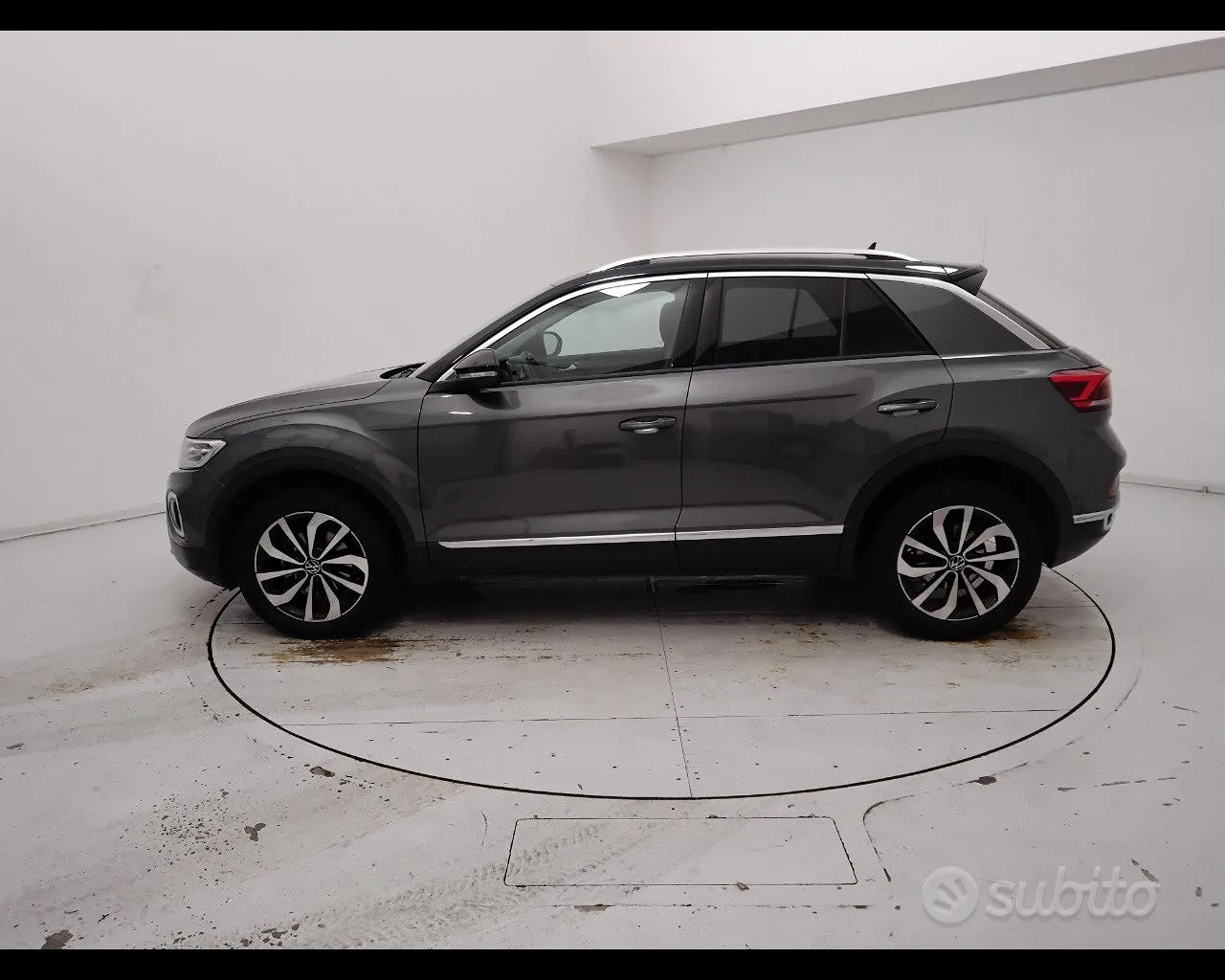 Volkswagen T-Roc 2023 photo 3