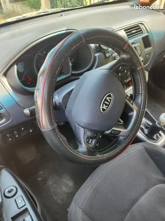Kia Rio 2011 photo 3