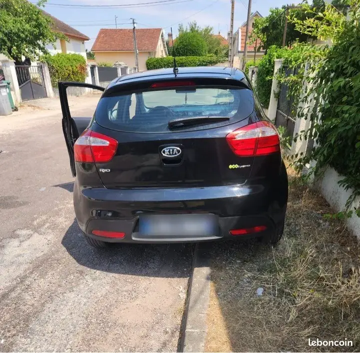 Kia Rio 2011 photo 2