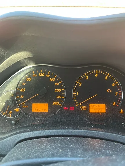 Toyota Avensis 2004 photo 2