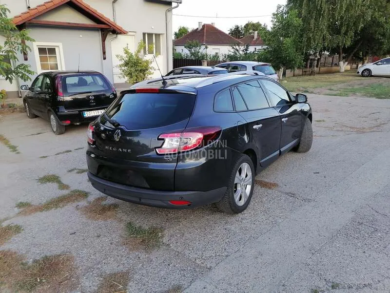Renault Megane 2011 photo 4