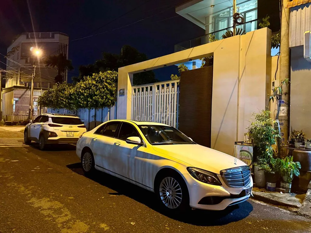 Mercedes-Benz C-Class 2016 photo 2