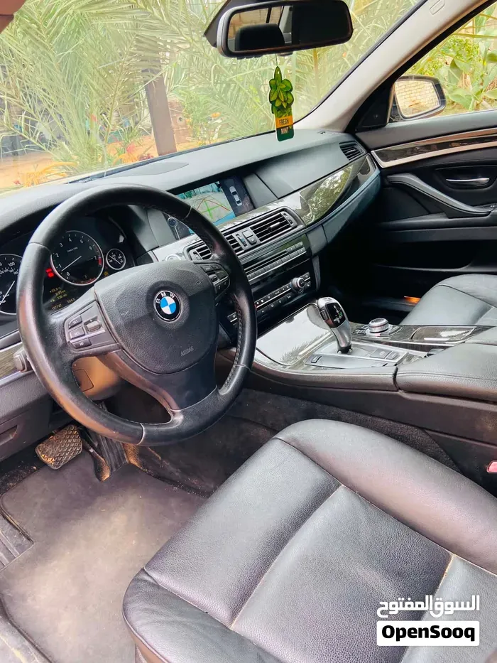 BMW 5 Series 2012 photo 2