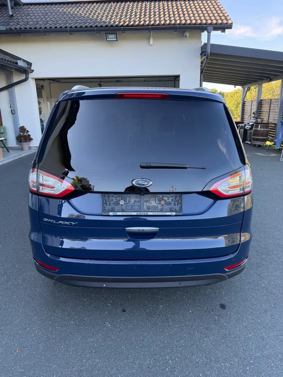Ford Galaxy 2017 photo 2