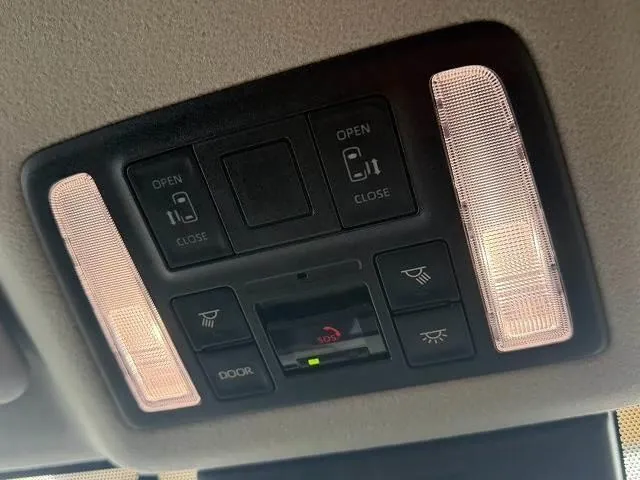 Toyota Noa G 2023 photo 5