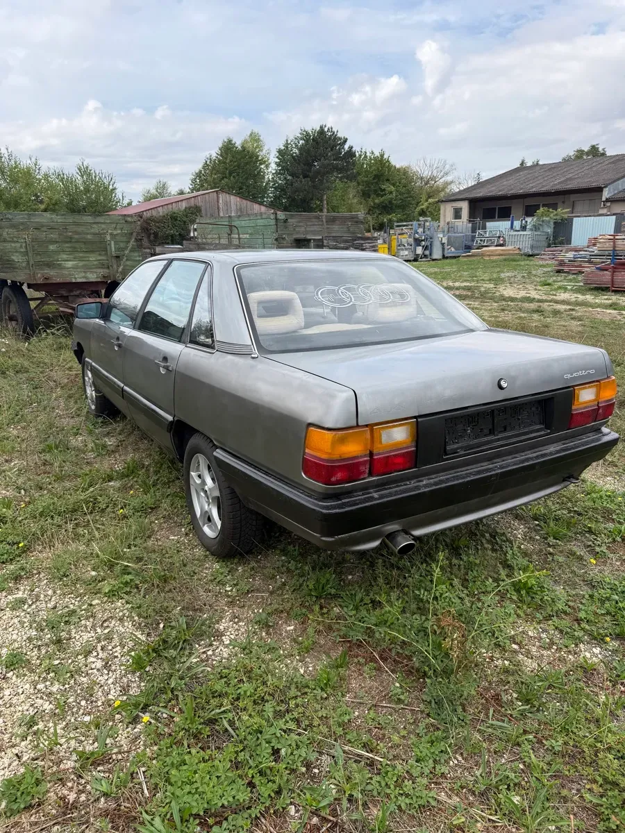 Audi 100 1985 photo 3