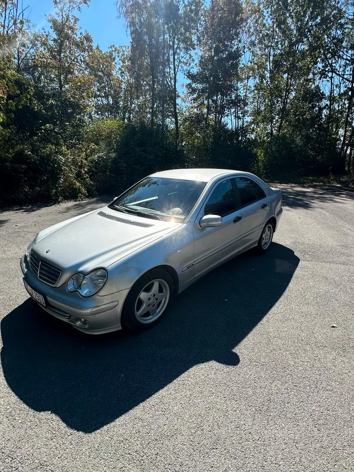 Mercedes-Benz C180