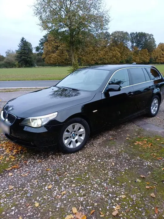 BMW 523I