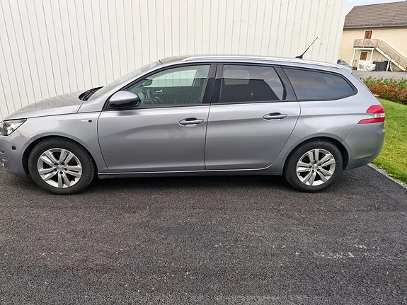 Peugeot 308 2017 photo 2
