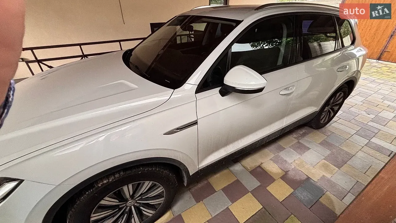 Volkswagen Touareg 2019 photo 2