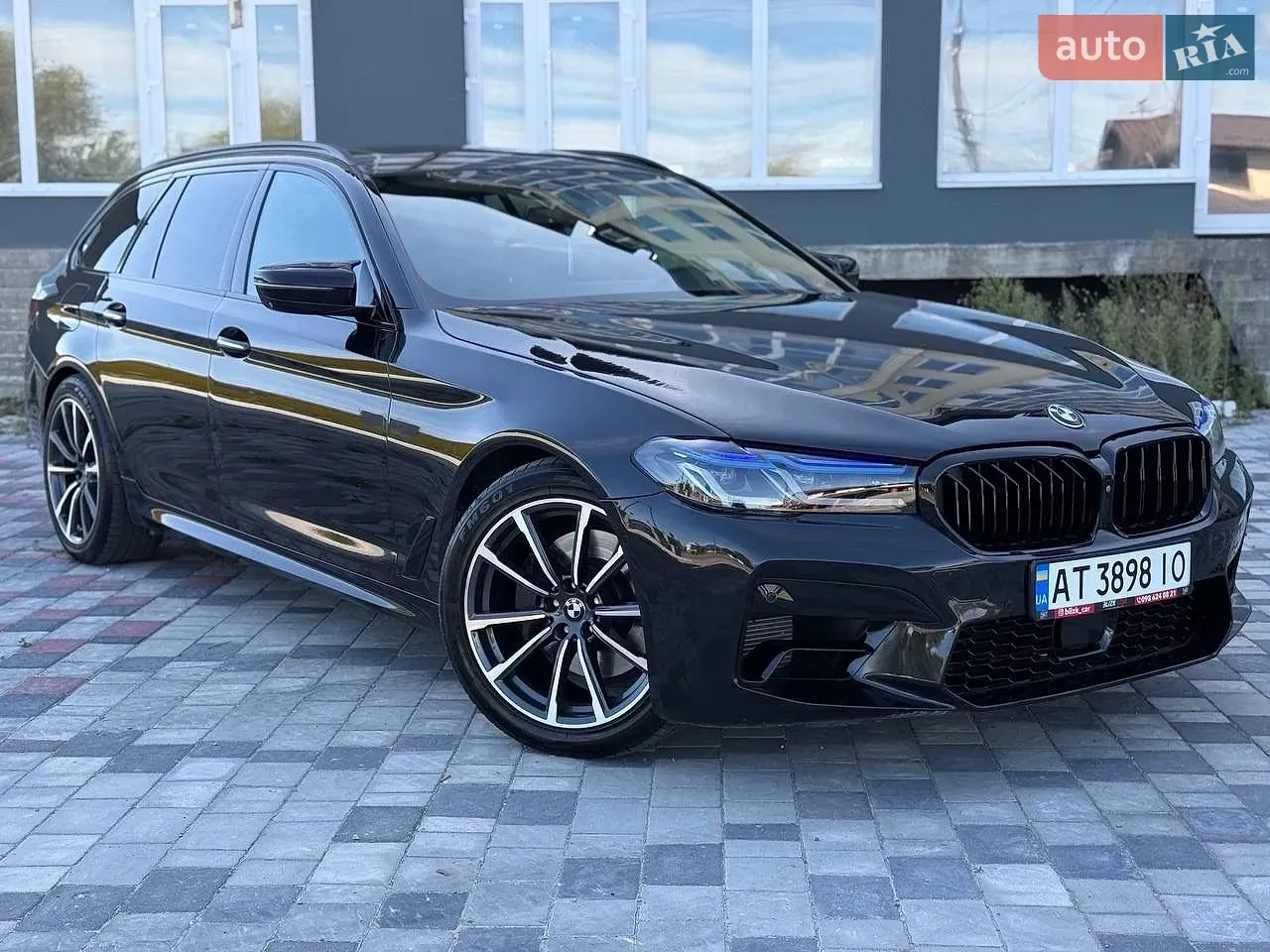 BMW 5 Series 2017 photo 3