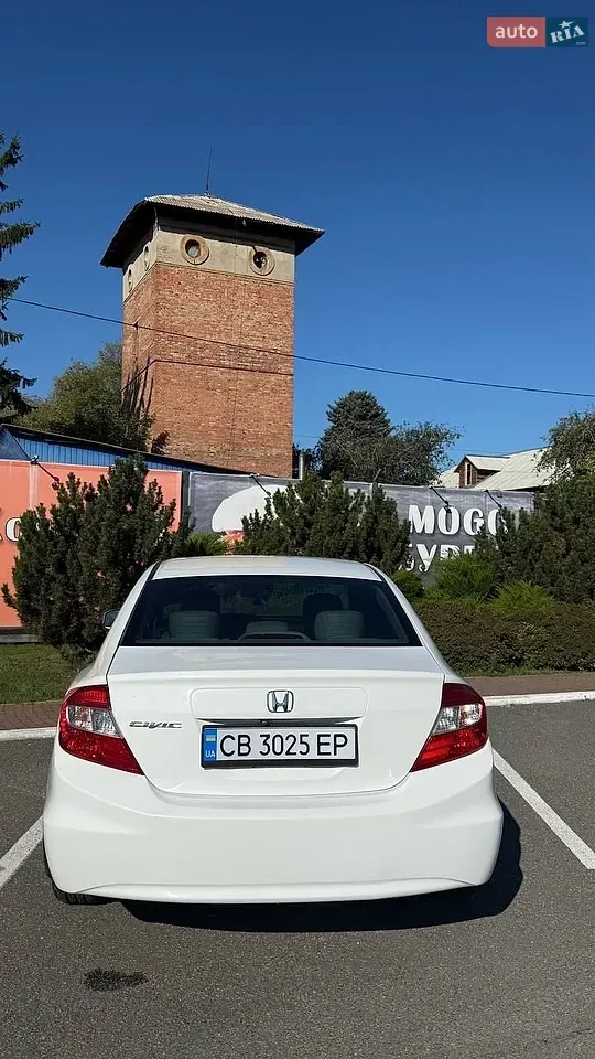 Honda Civic 2012 photo 3