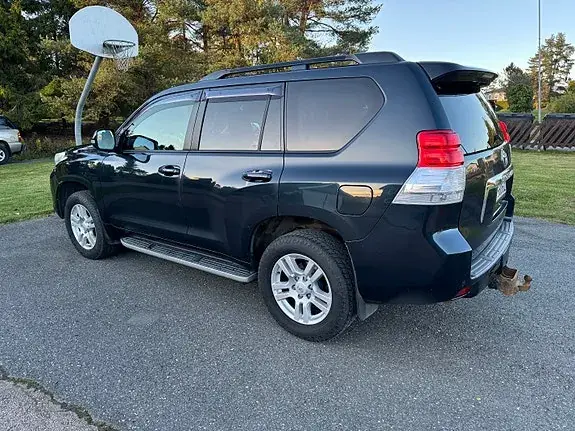 Toyota Land Cruiser 2010 photo 4
