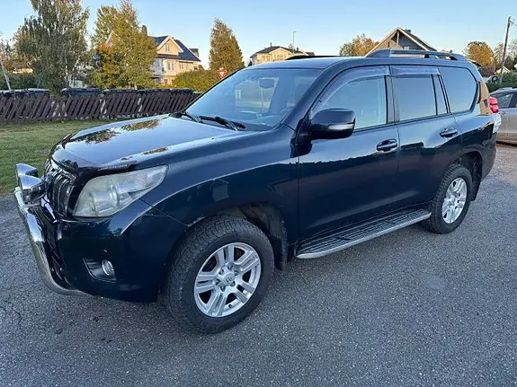 Toyota Land Cruiser 2010 photo 2