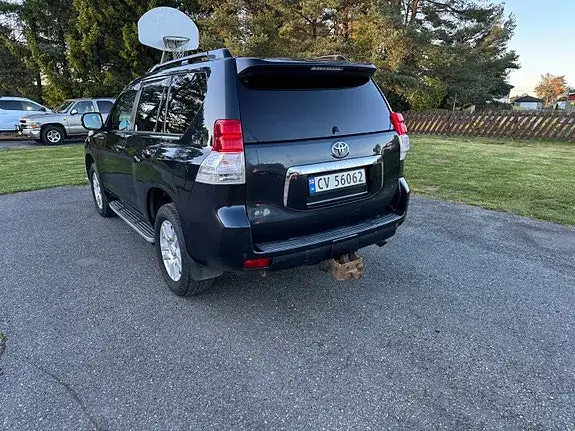 Toyota Land Cruiser 2010 photo 5