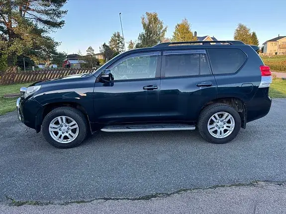 Toyota Land Cruiser 2010 photo 3