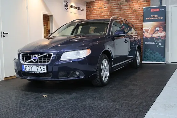 Volvo V70 2012 photo 2