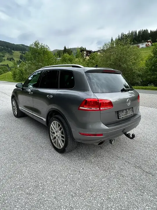 Volkswagen Touareg 2012 photo 3