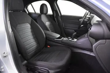 Alfa Romeo Giulia 2022 photo 3