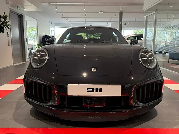 Porsche 911 Turbo S 2026 photo 5