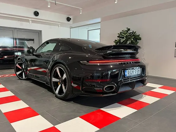 Porsche 911 Turbo S 2026 photo 2