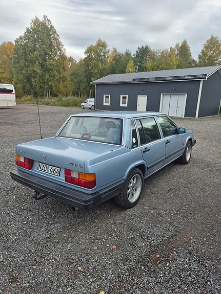 Volvo 740 1988 photo 2