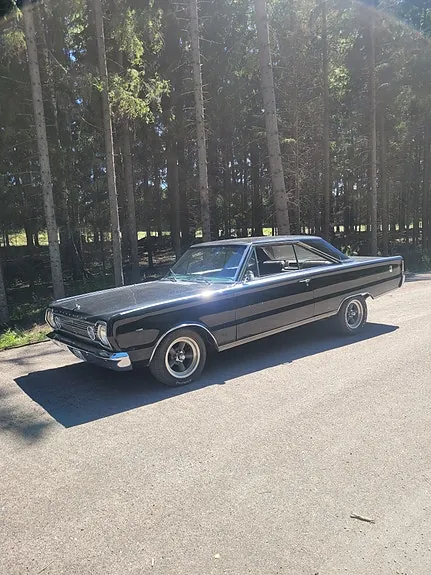Plymouth Satellite