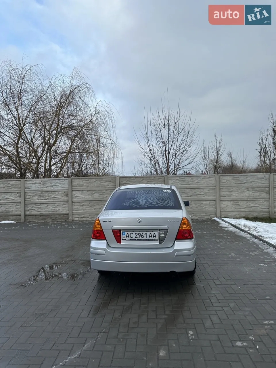 Suzuki Liana 2005 photo 4