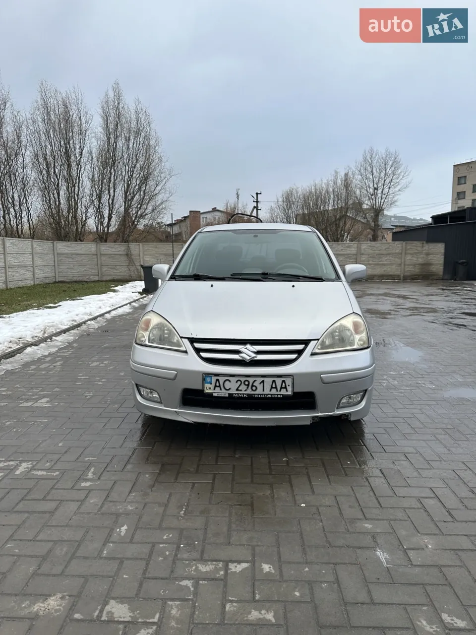 Suzuki Liana