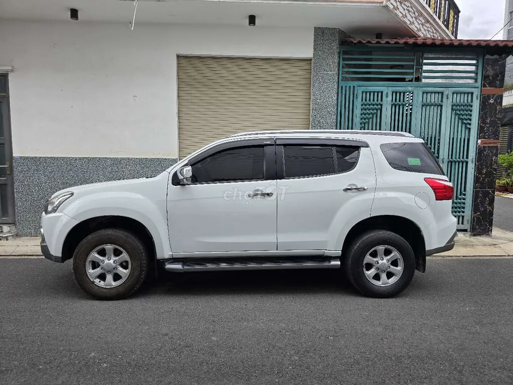 Isuzu Mu-X 2019 photo 2